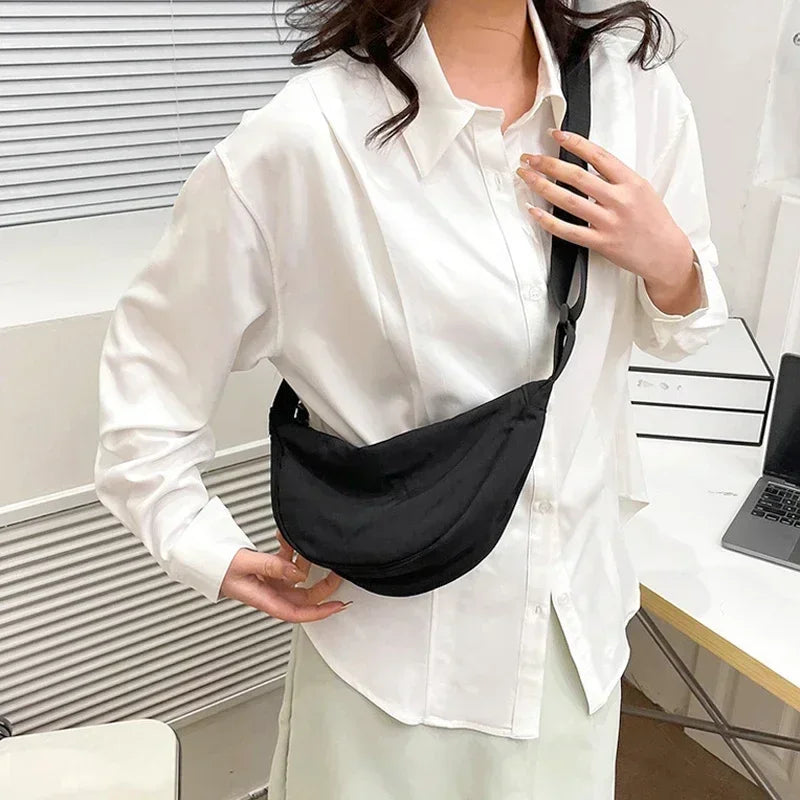 Nylon Hobos Chest Shoulder Dumpling Bag Large Capacity Travel Crossbody Half Moon Belt Messenger for Women Bags Wholesale