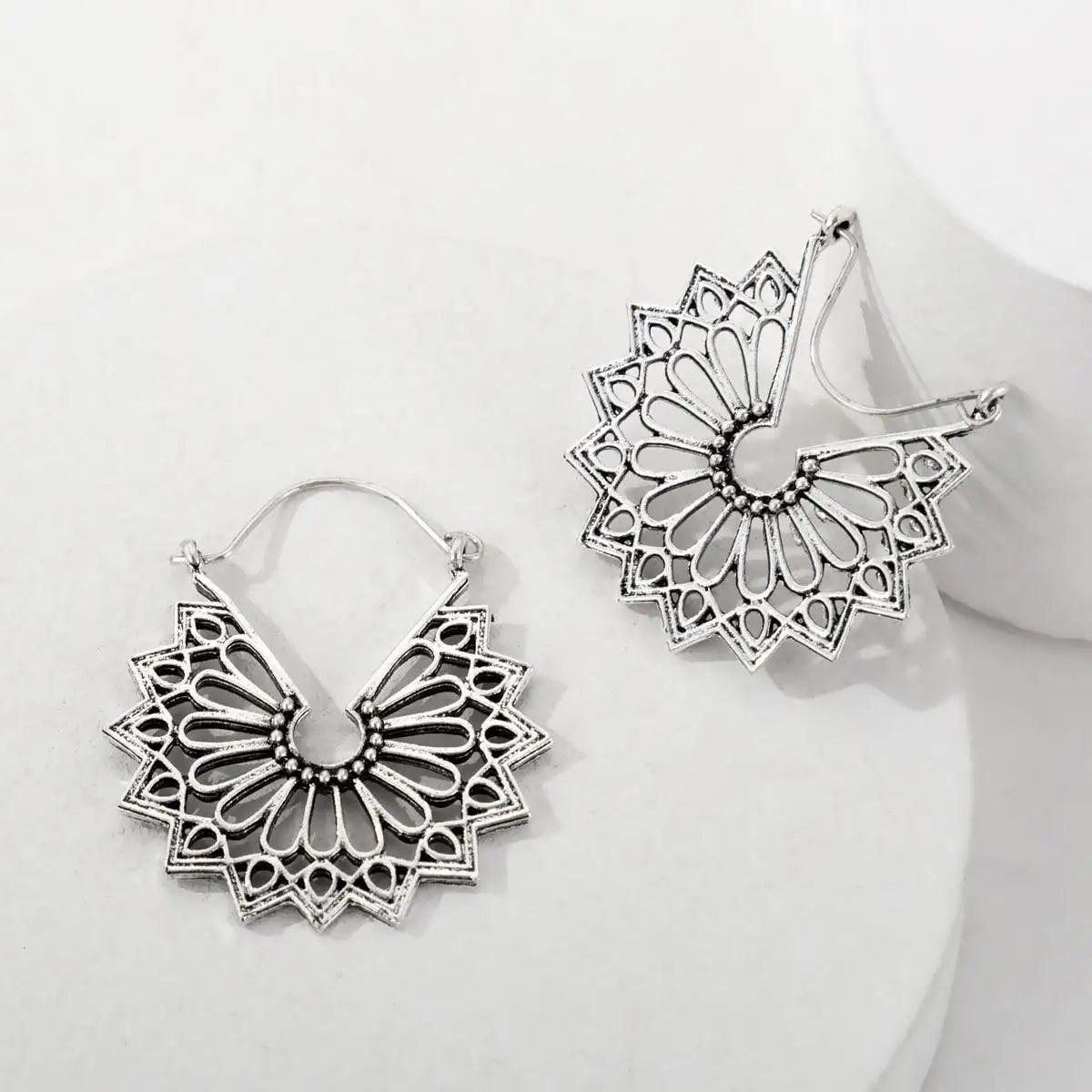 Vintage Hollow Earrings Ancient Geometric Drop Earrings For Women Earing Jewelry Irregular Pattern Earings CF2
